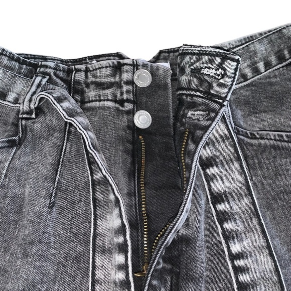 High Rise Acid Wash Belted Jeans - Picture 4 of 9